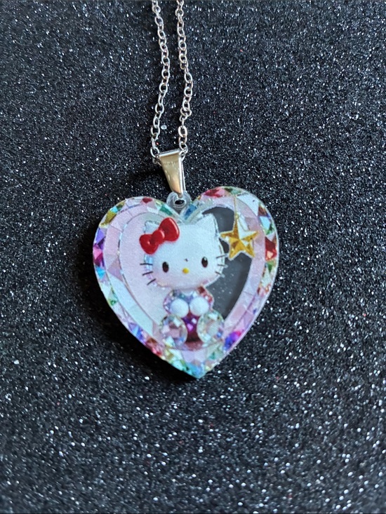 Hello Kitty Other - Hello Kitty Iridescent Heart Pendant Necklace - White, Red, Multicolor